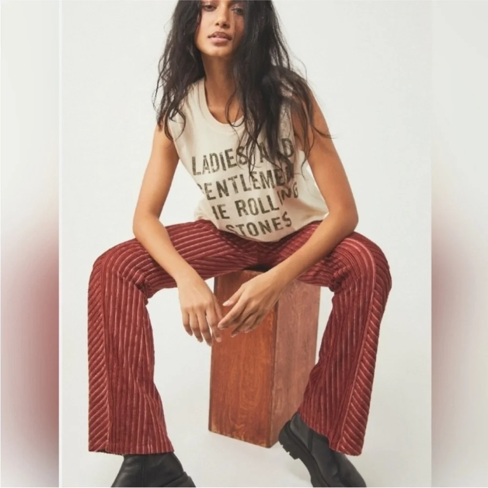 Ladies Free People Bronze Color Ribbed Velvet Pull On Flare Leg Pants Size Small